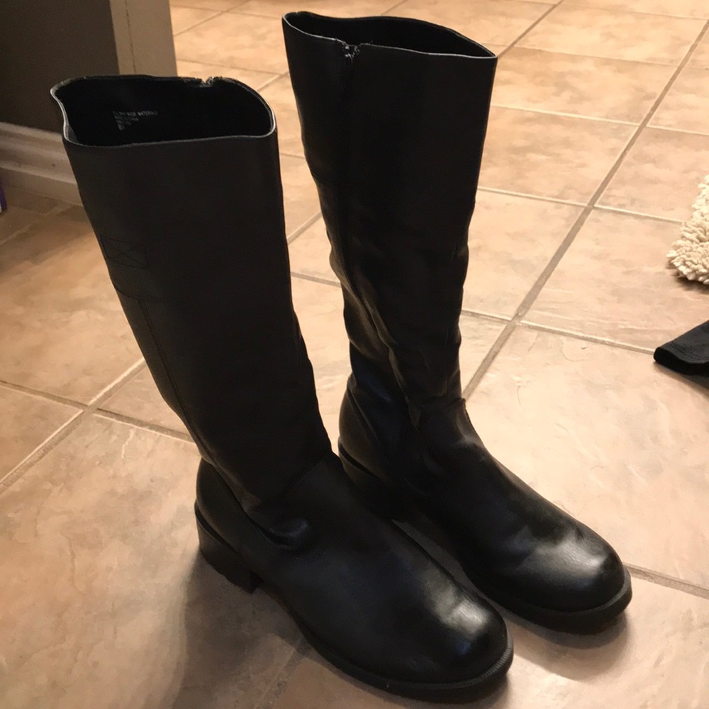 Black boots